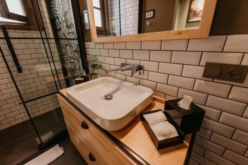 Galadoo Suites 3Rd Floor อิสตันบูล ภายนอก รูปภาพ