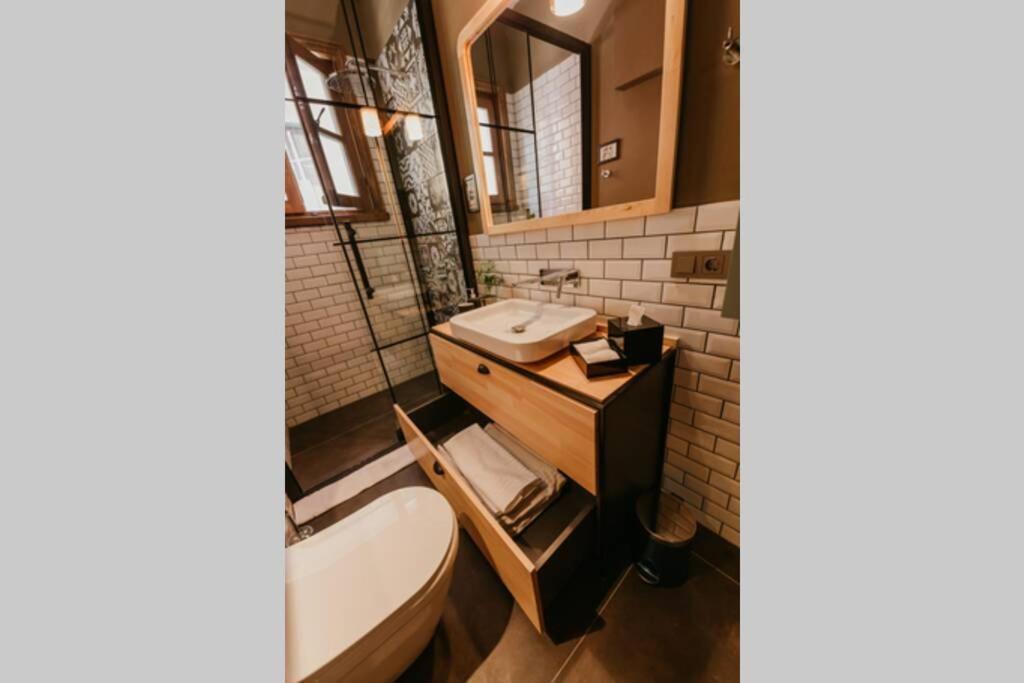 Galadoo Suites 3Rd Floor อิสตันบูล ภายนอก รูปภาพ